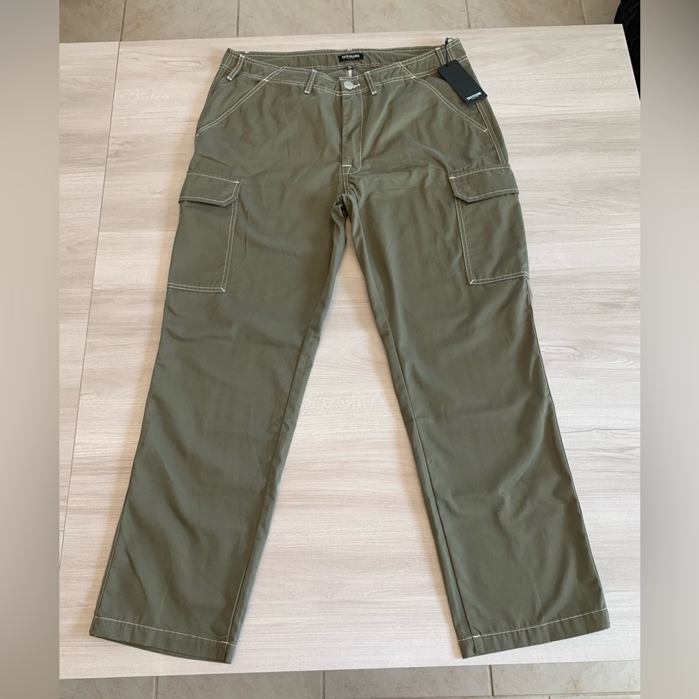 True‎ Religion Men Pants Size 36 Baggy Cargo Pants NWT Color Kalamata
